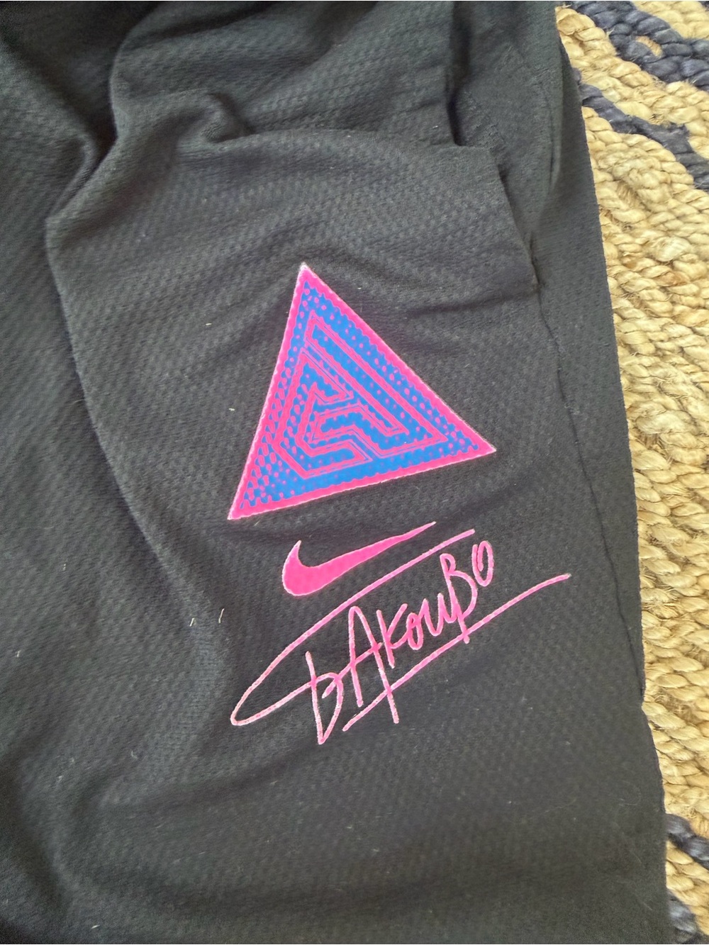 Nike Boys Black Basketball Shorts with Giannis Antetokounmpo Logo, Size XL - Picture 3 of 4